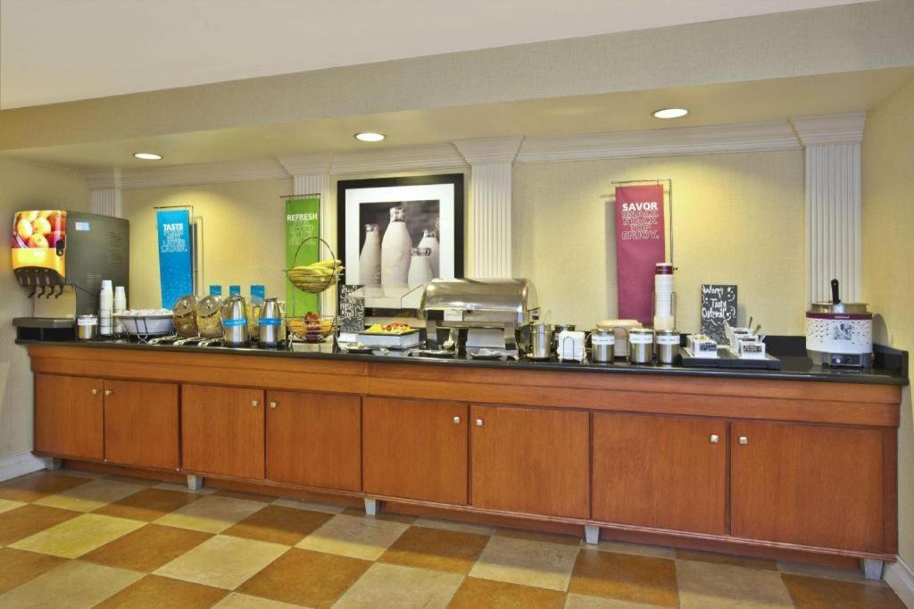 Hampton Inn Anderson Kültér fotó